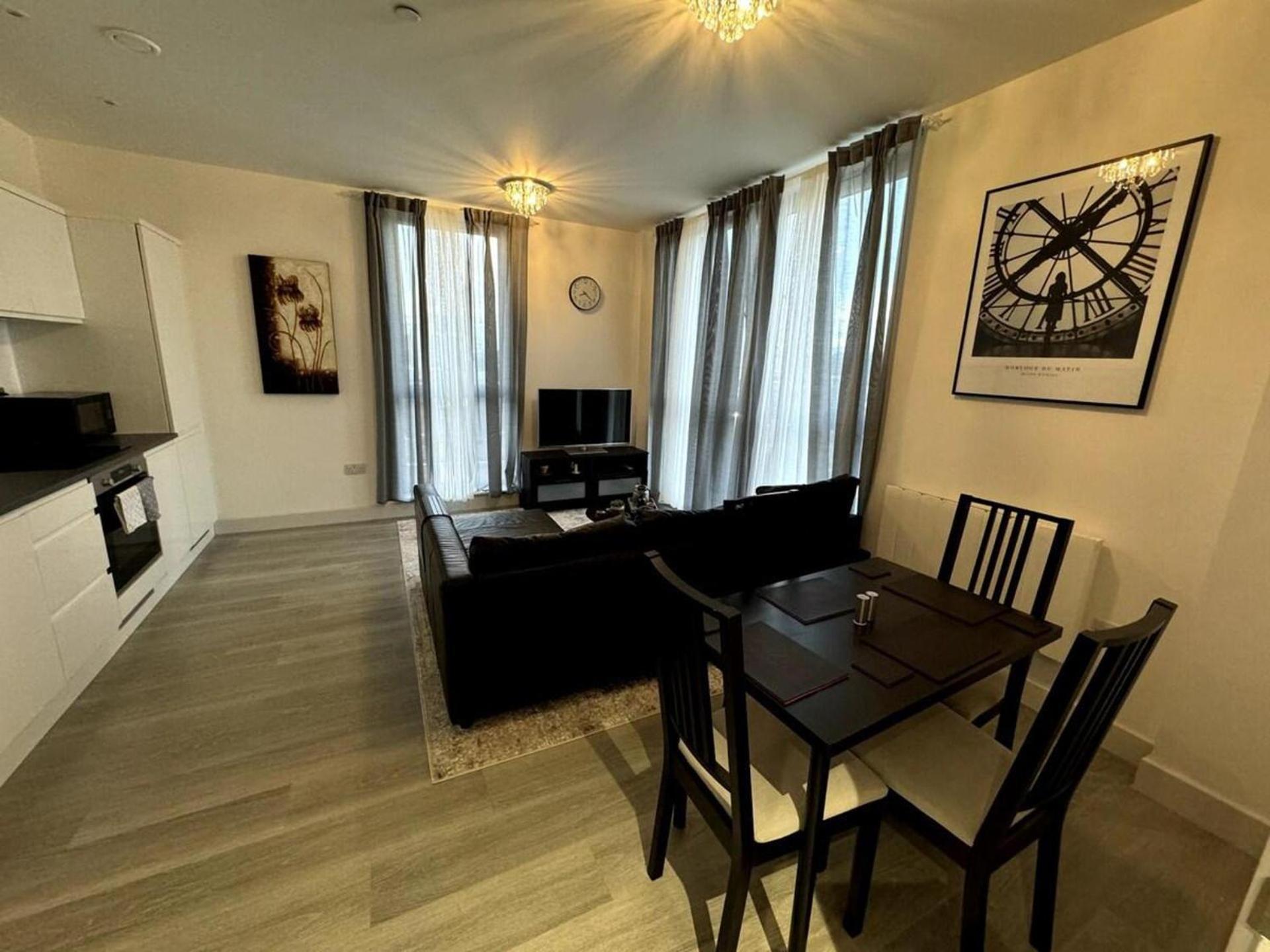 Cozy Bracknell Apartment With Modern Amenities Екстер'єр фото